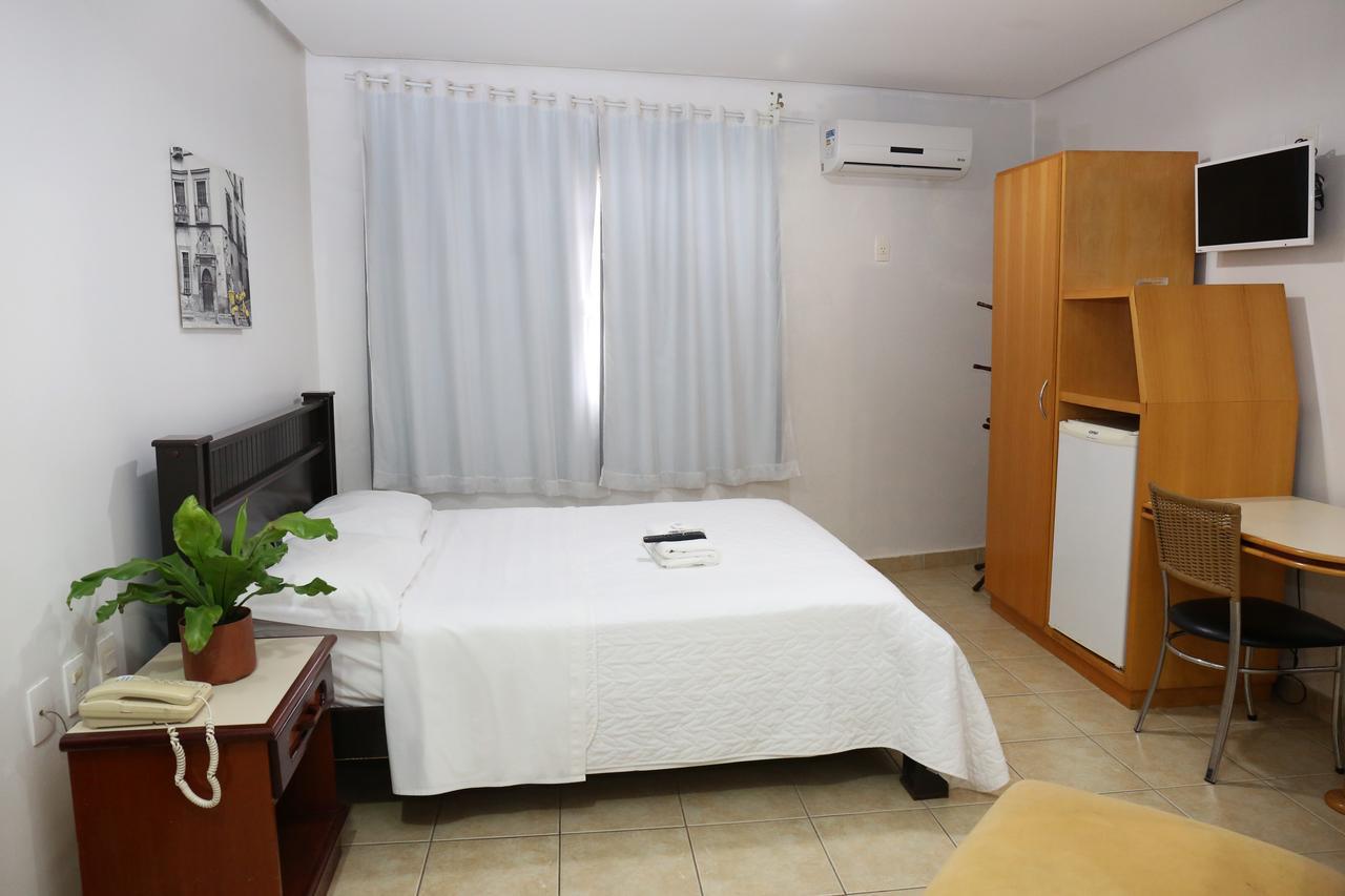 Licia Hotel Joao Pinheiro Εξωτερικό φωτογραφία